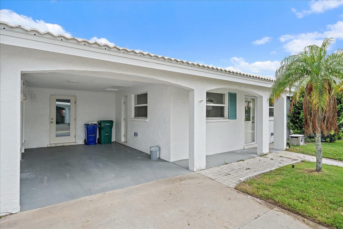 683 SPANISH DRIVE — photo 3 of 37