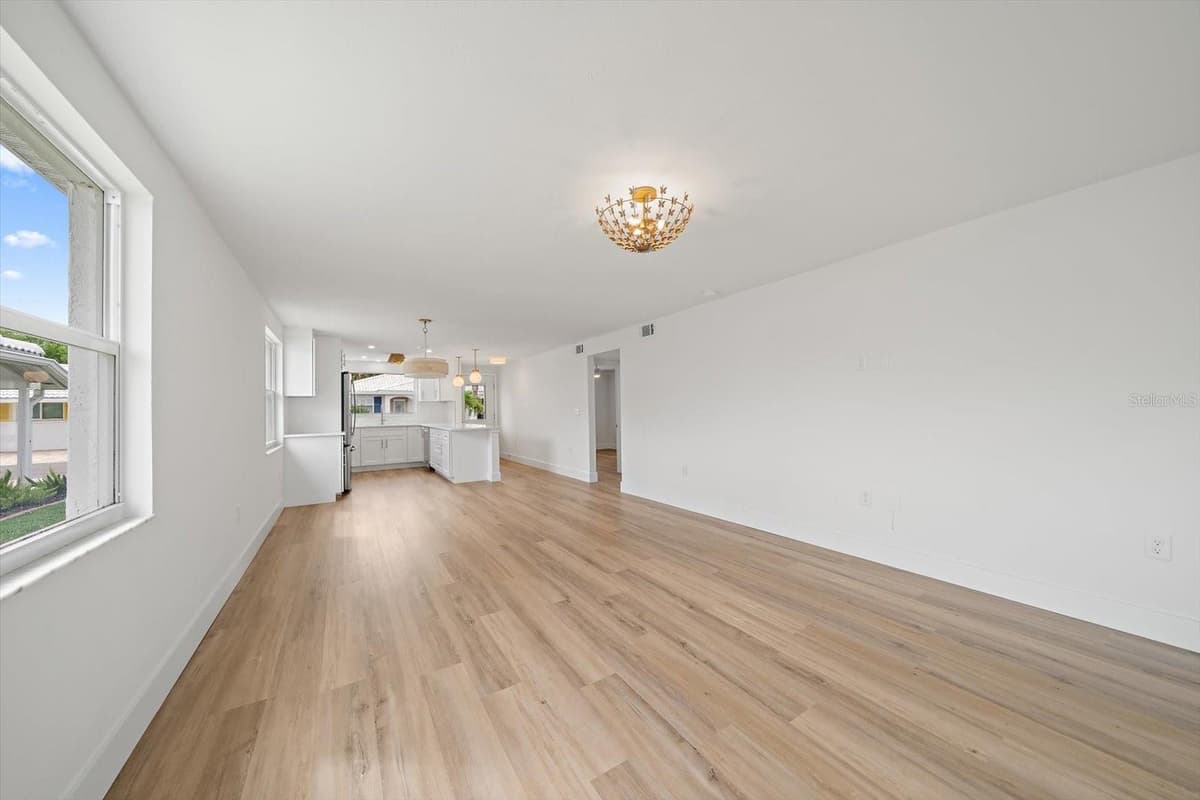 683 SPANISH DRIVE — photo 15 of 37