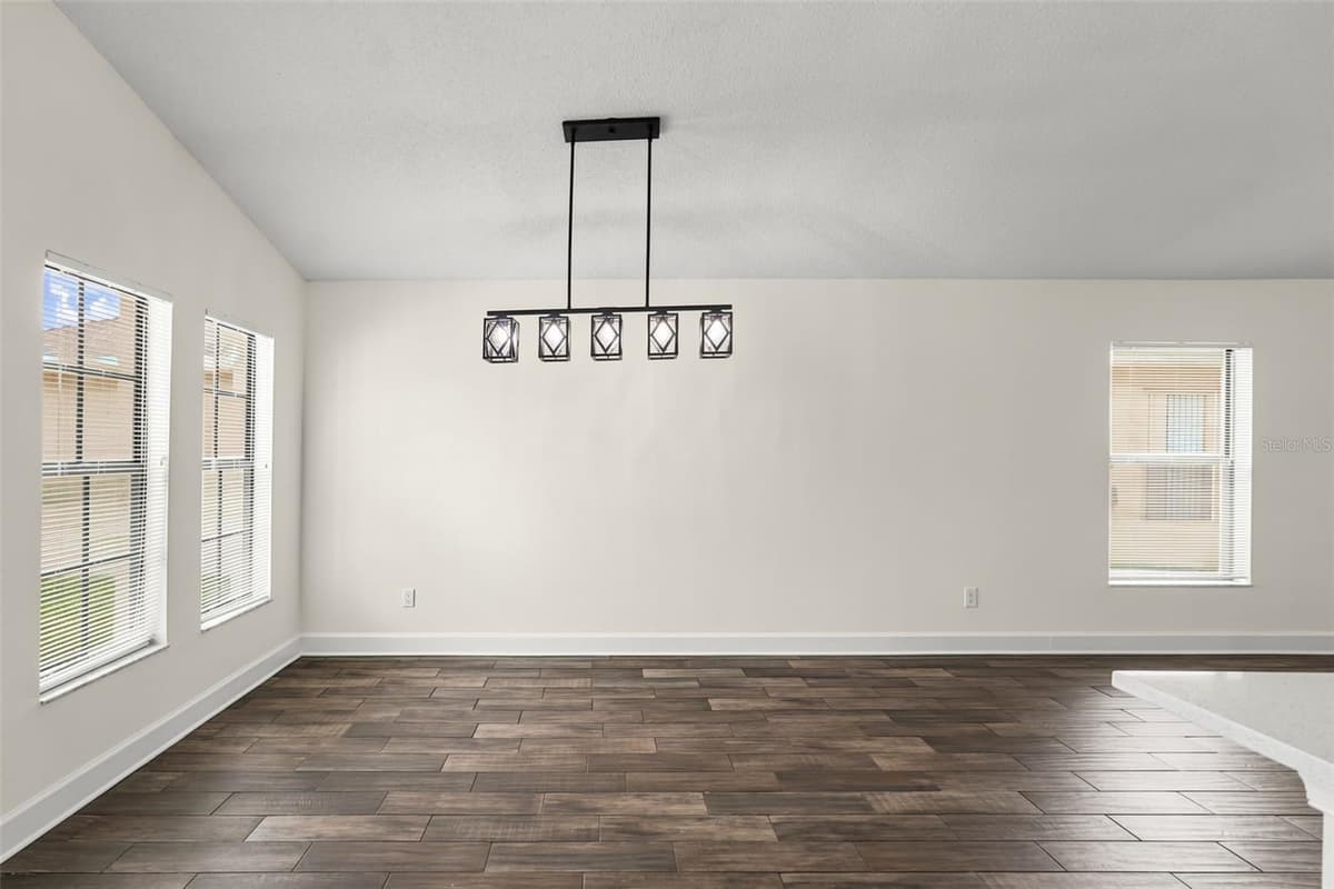 2608 DECK AVENUE — photo 9 of 38