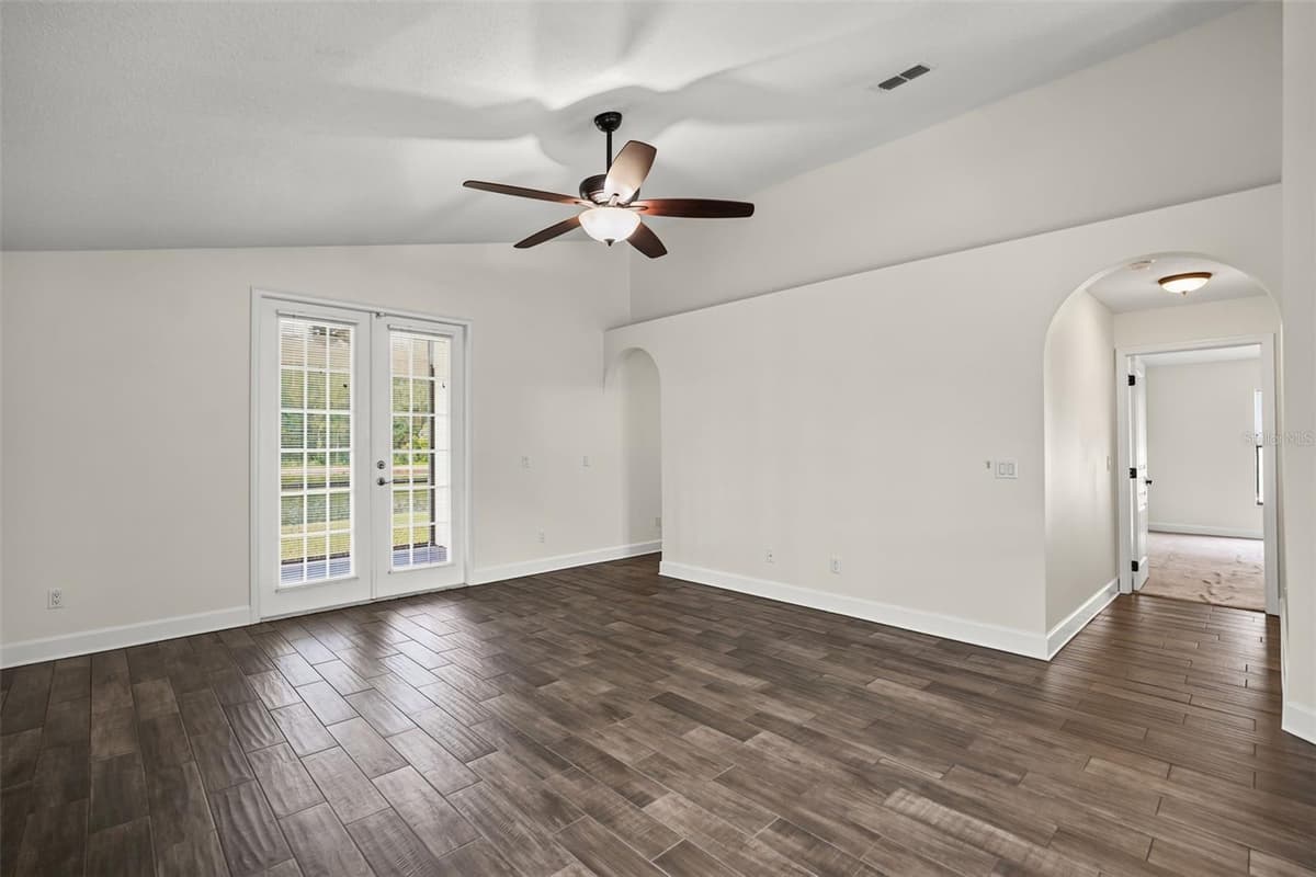 2608 DECK AVENUE — photo 14 of 38