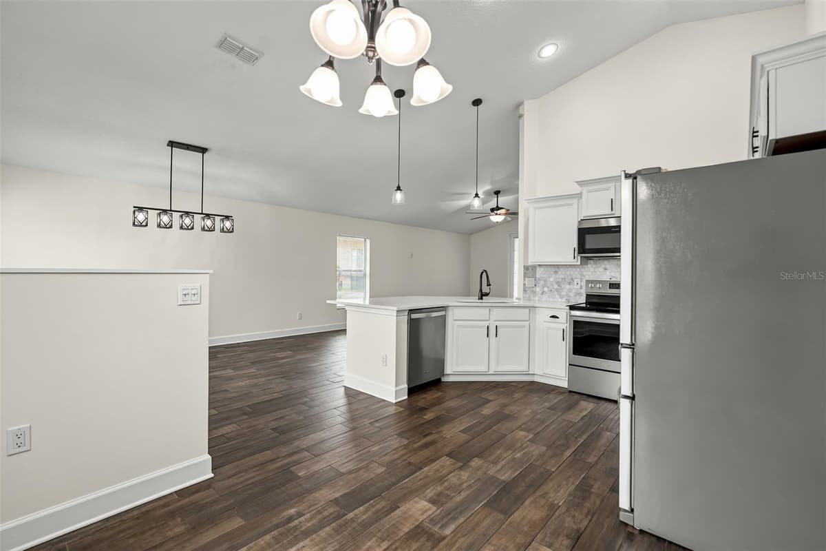 2608 DECK AVENUE — photo 6 of 38