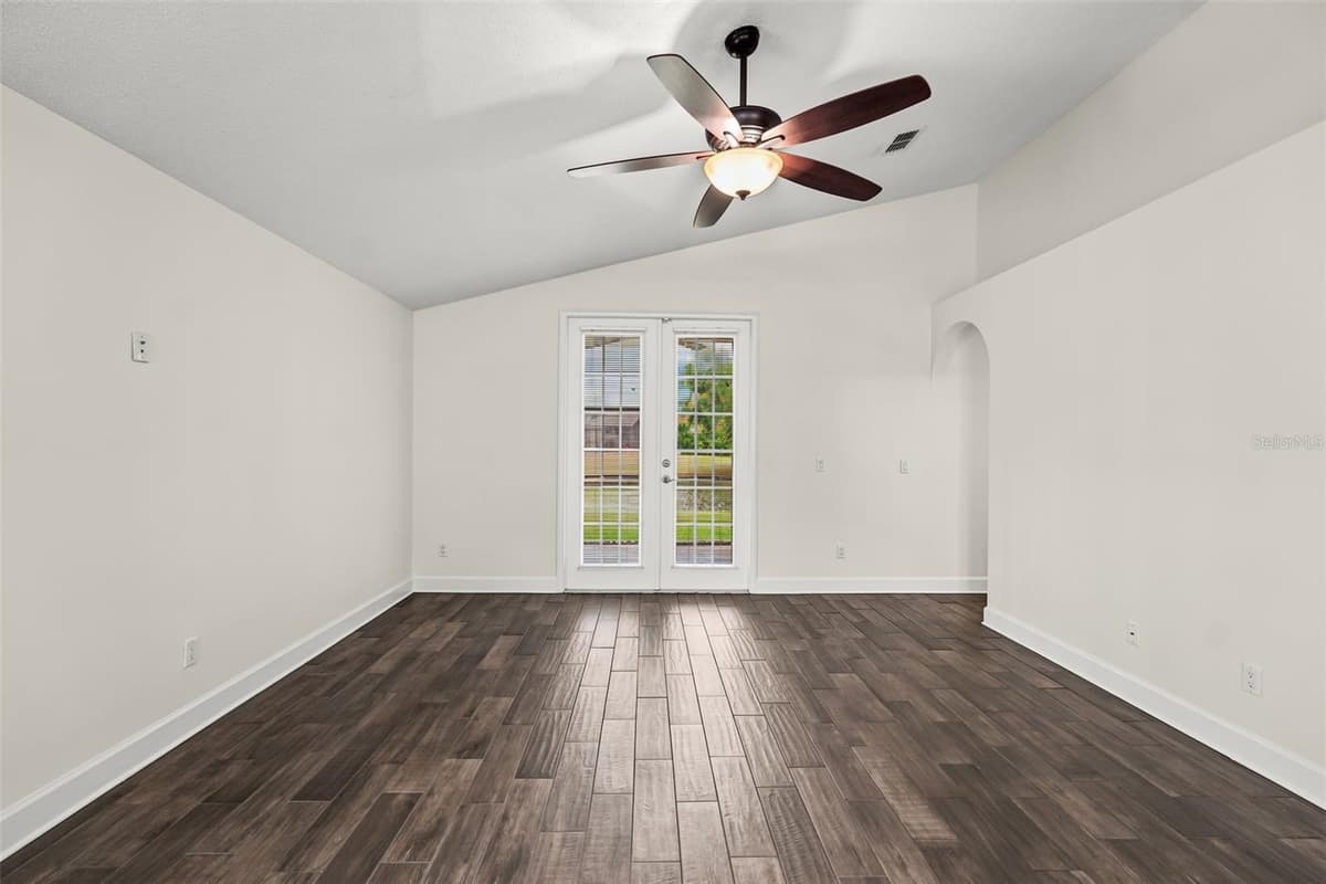 2608 DECK AVENUE — photo 13 of 38