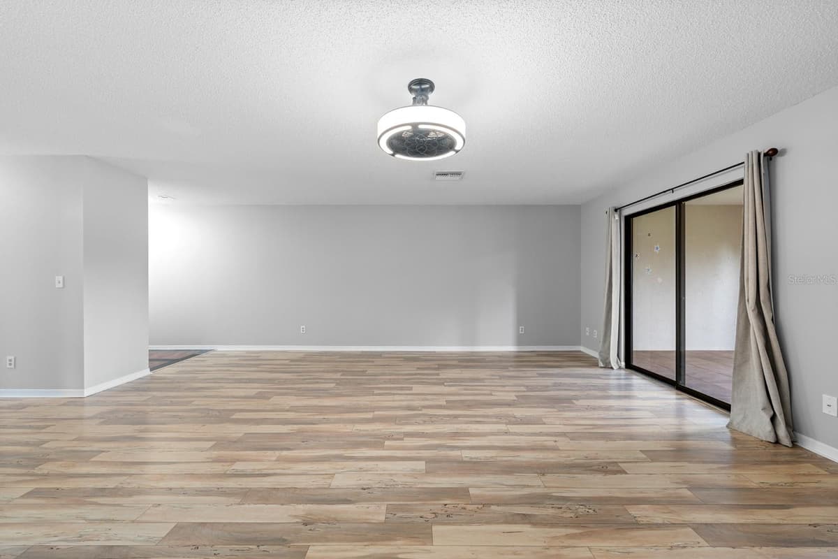 1409 LANGLEY DRIVE — photo 9 of 26