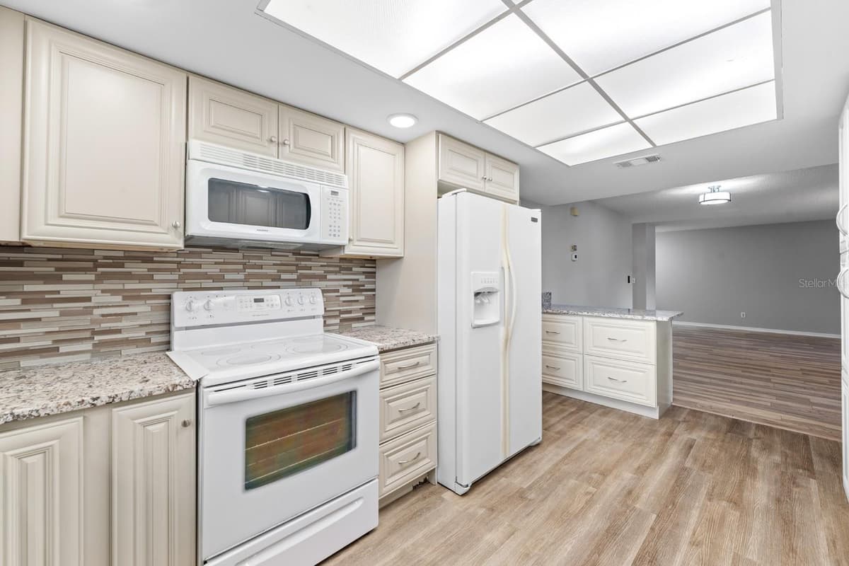 1409 LANGLEY DRIVE — photo 14 of 26