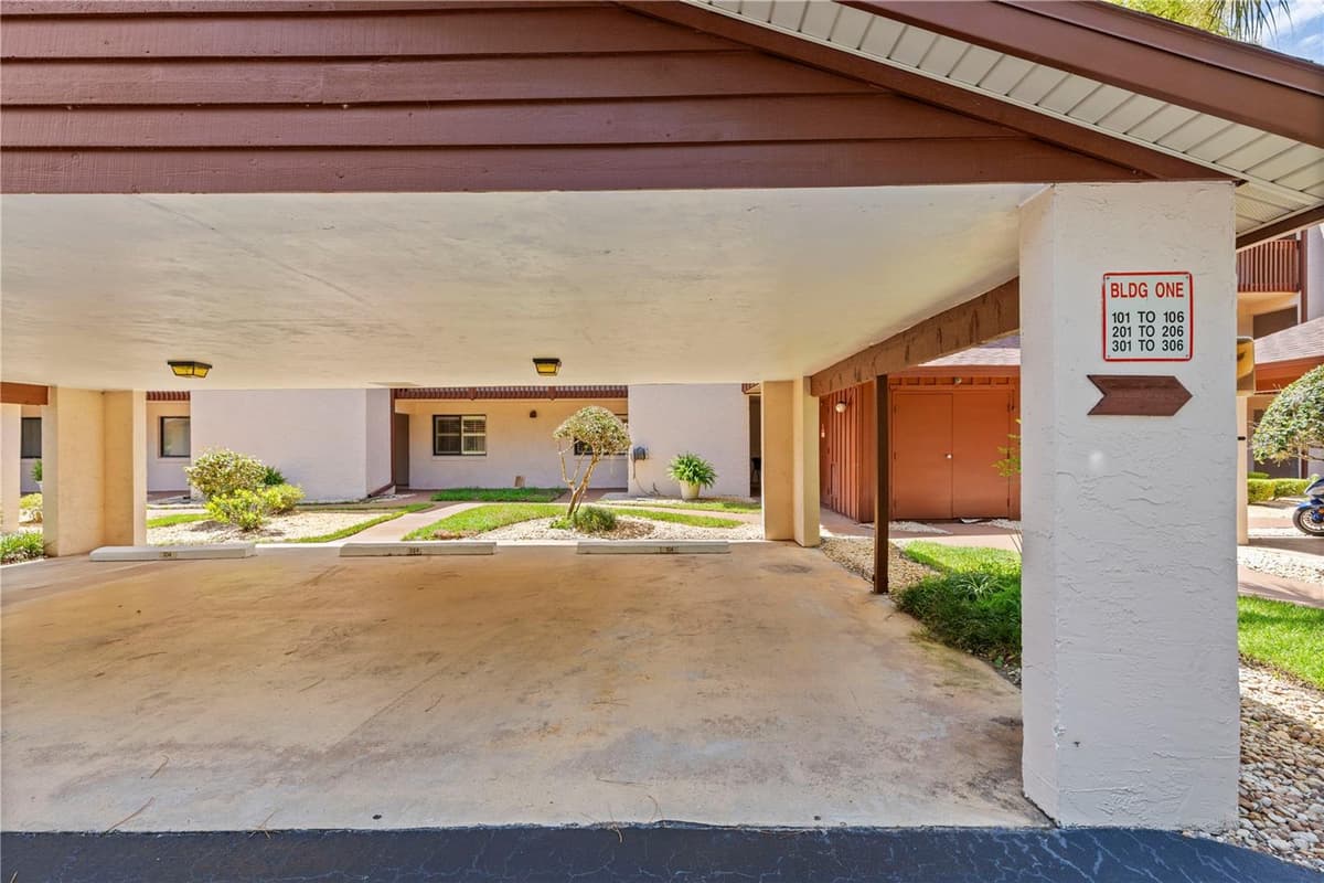 275 INDIGO DRIVE — photo 37 of 41