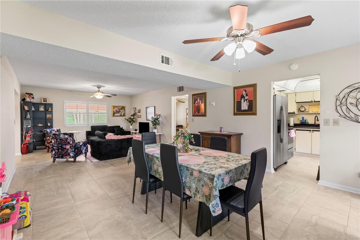 275 INDIGO DRIVE — photo 4 of 41