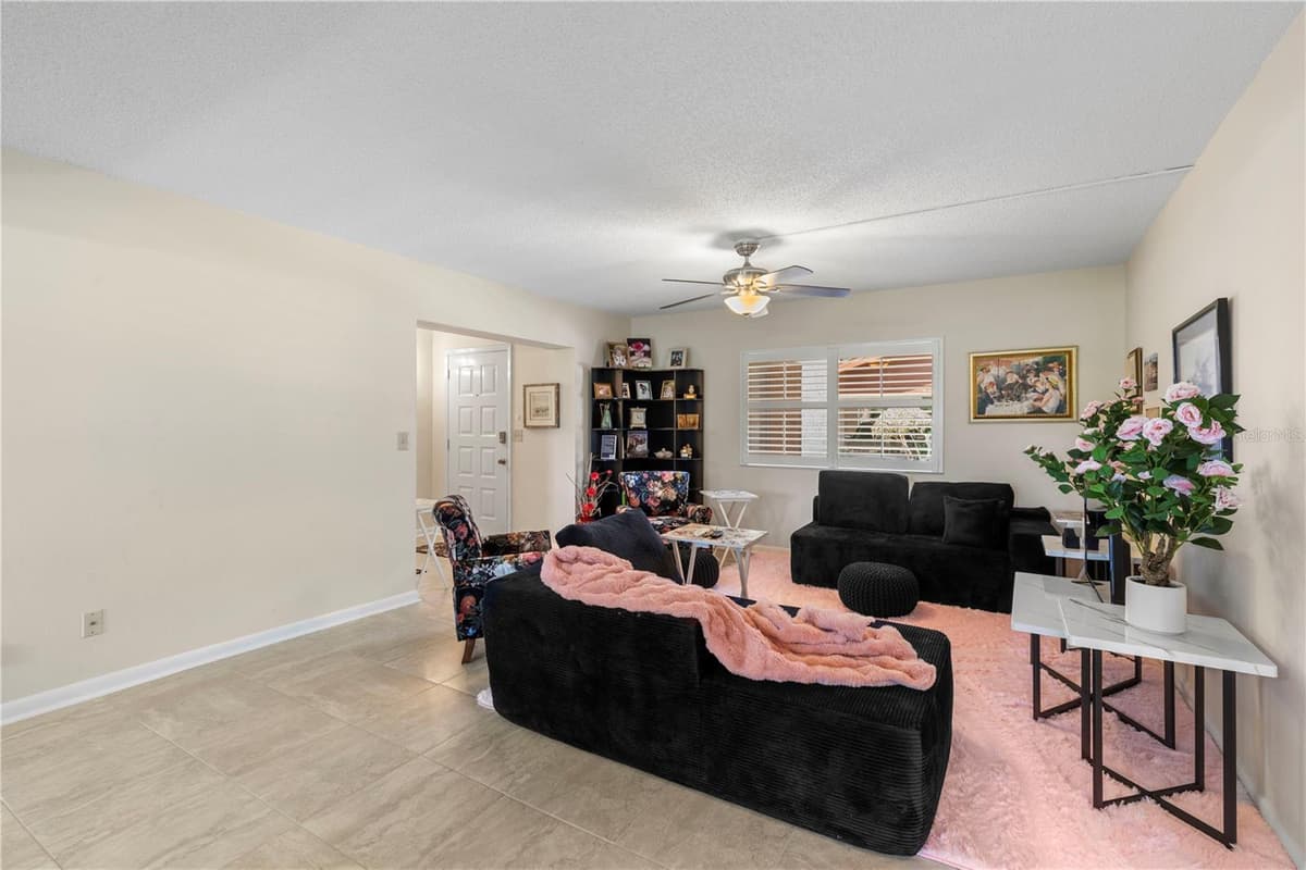 275 INDIGO DRIVE — photo 14 of 41