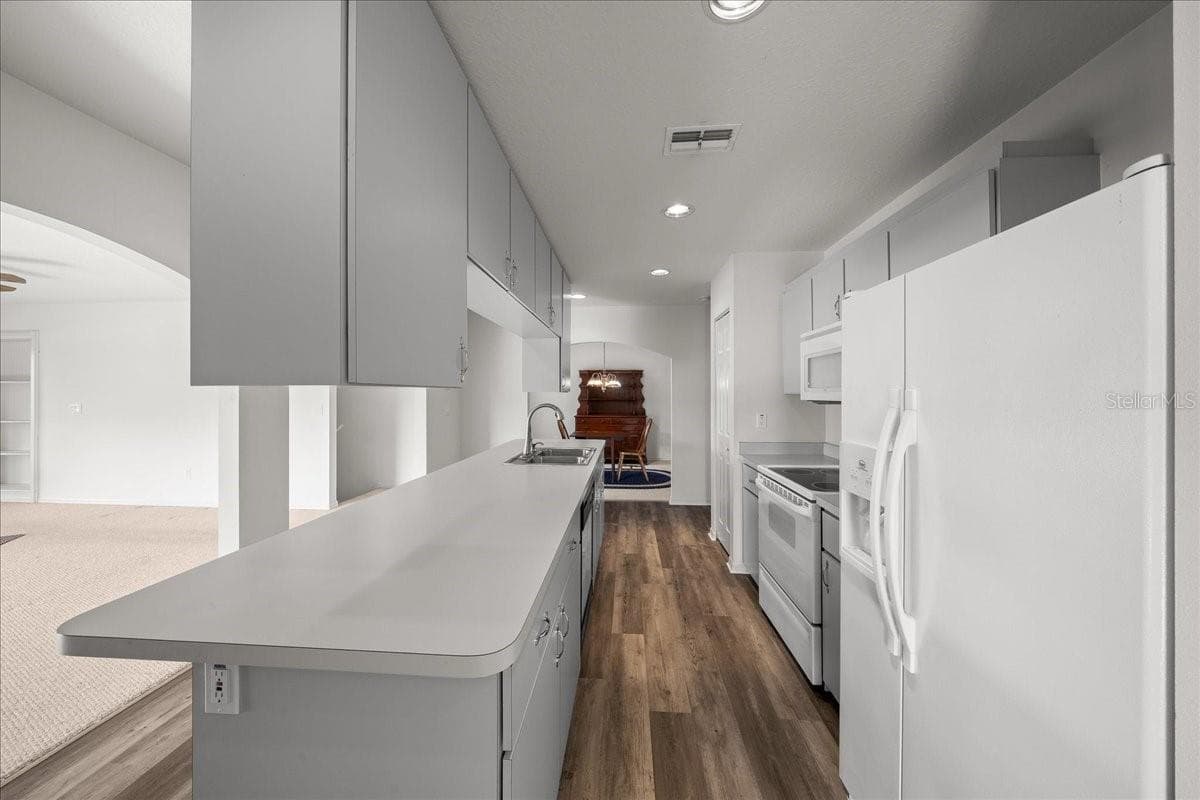 206 MALAUKA RADIAL — photo 17 of 80