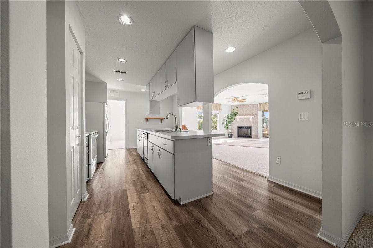 206 MALAUKA RADIAL — photo 18 of 80