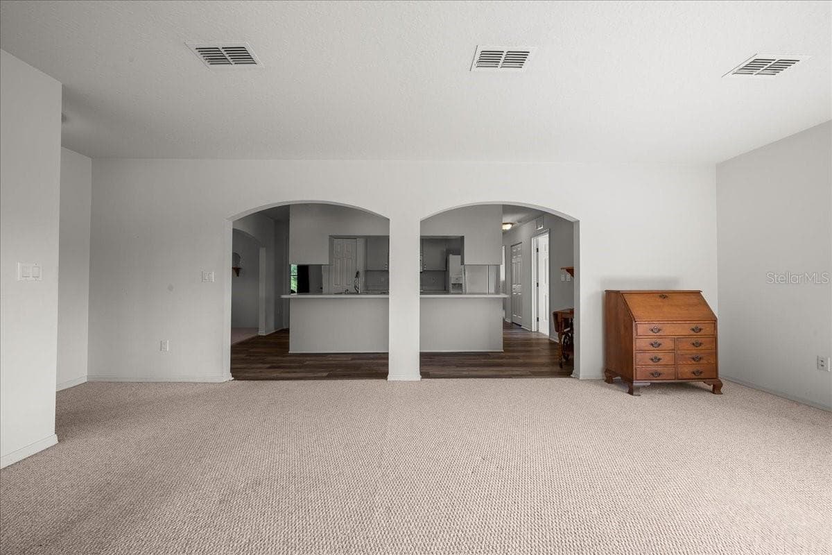 206 MALAUKA RADIAL — photo 11 of 80