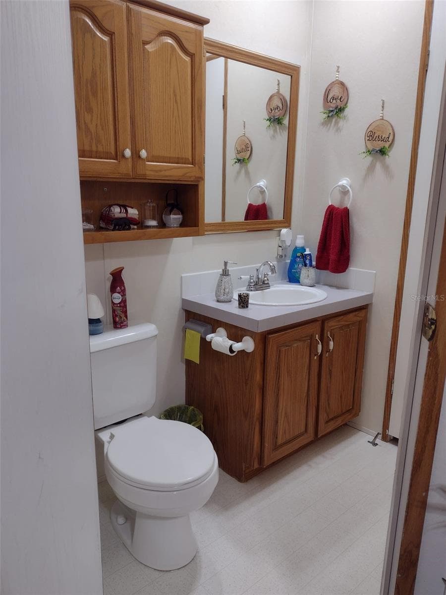 9070 196TH TERRACE — photo 15 of 33