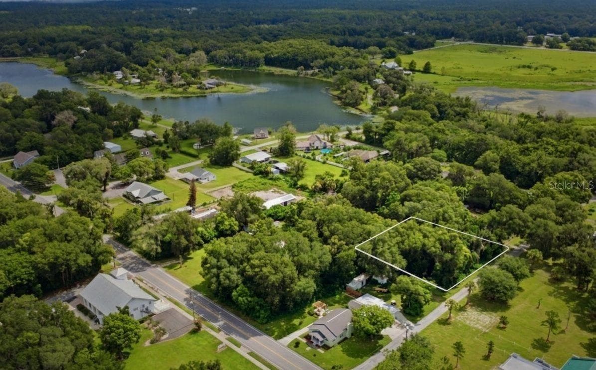S LAKEVIEW DRIVE — photo 4 of 25