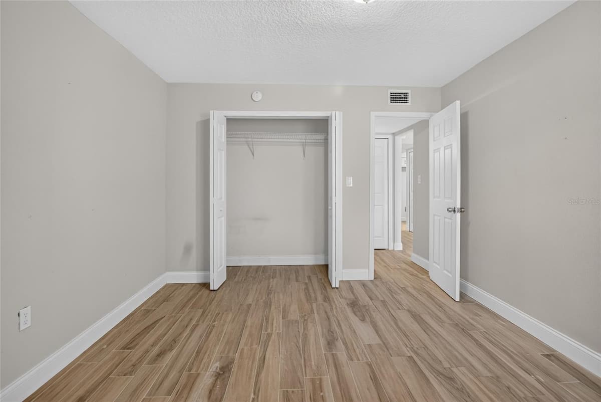 145 SCOTTSDALE SQUARE — photo 24 of 33