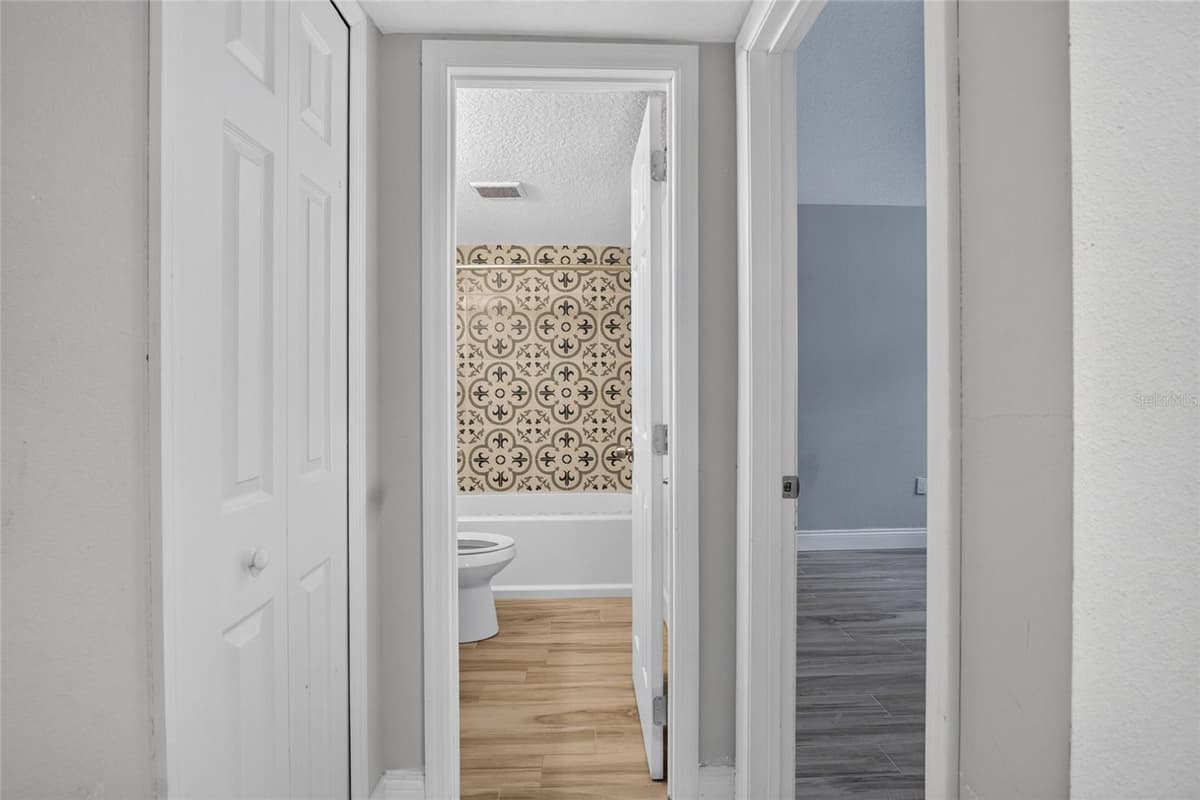 145 SCOTTSDALE SQUARE — photo 13 of 33