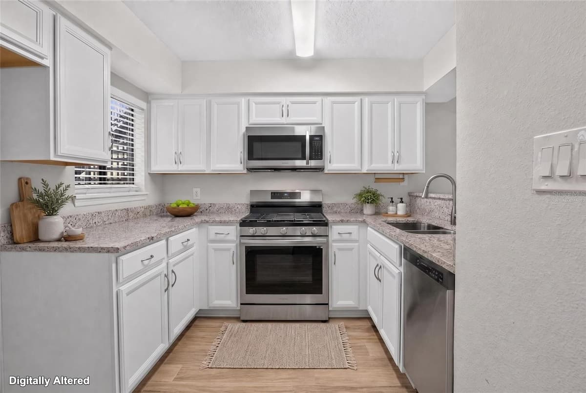 145 SCOTTSDALE SQUARE — photo 4 of 33