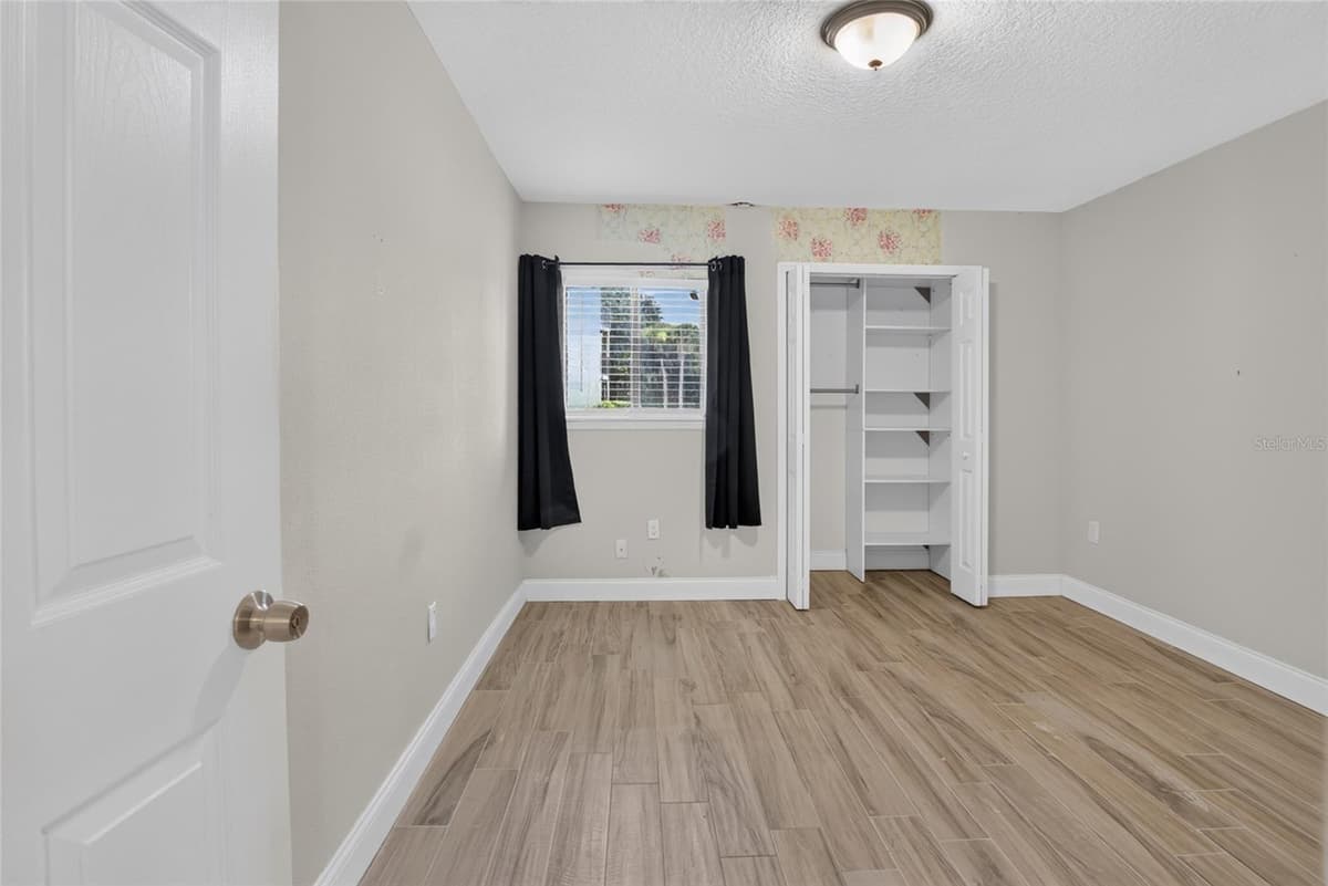145 SCOTTSDALE SQUARE — photo 22 of 33