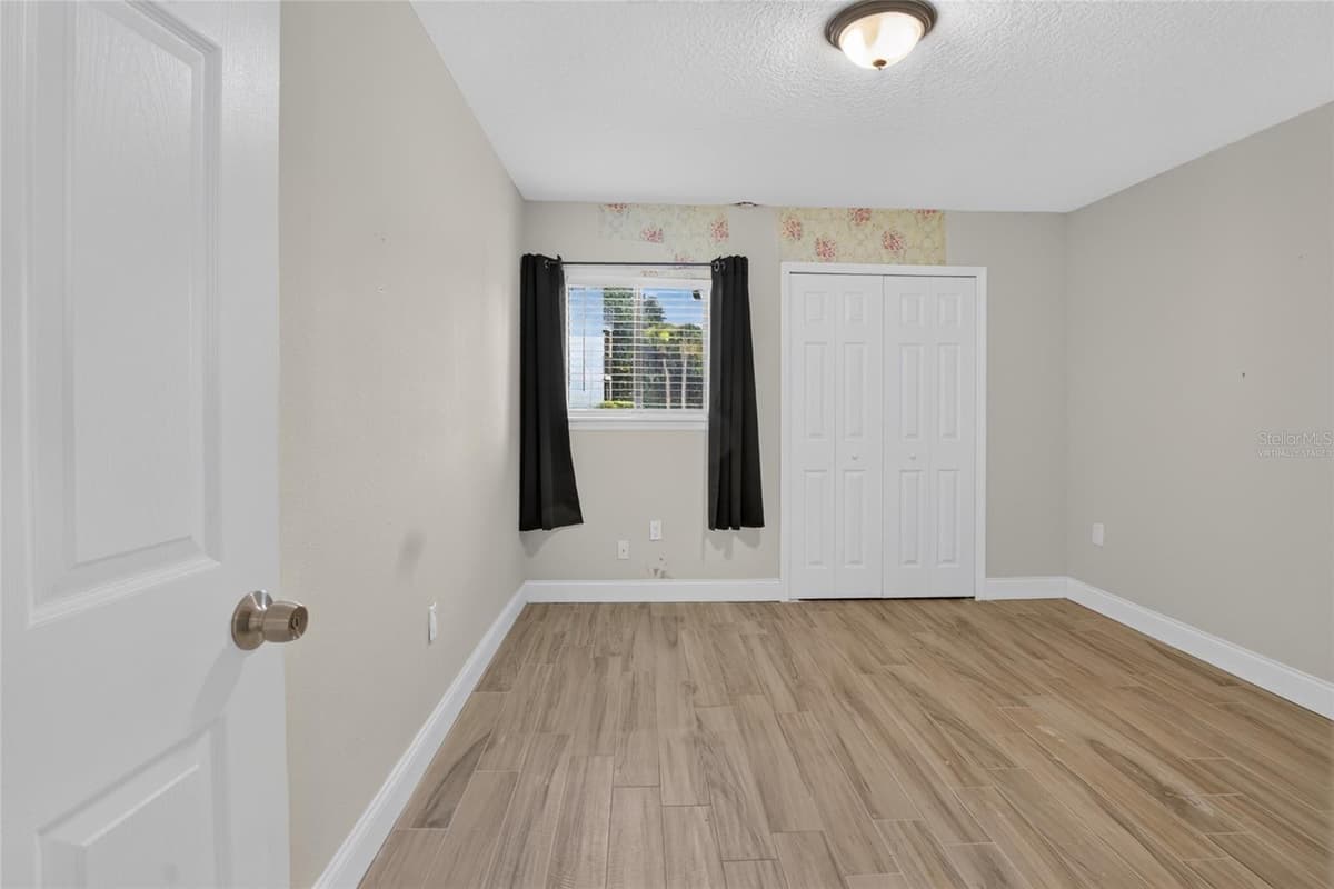 145 SCOTTSDALE SQUARE — photo 21 of 33