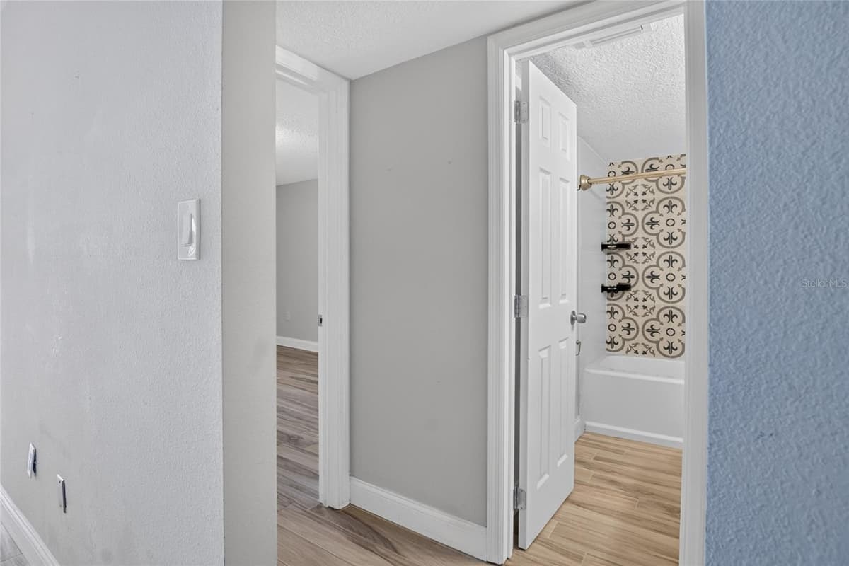 145 SCOTTSDALE SQUARE — photo 19 of 33