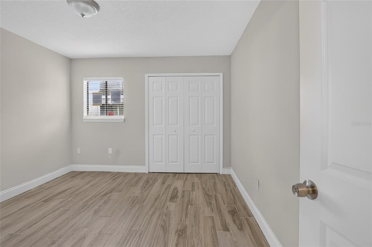 145 SCOTTSDALE SQUARE — photo 15 of 33