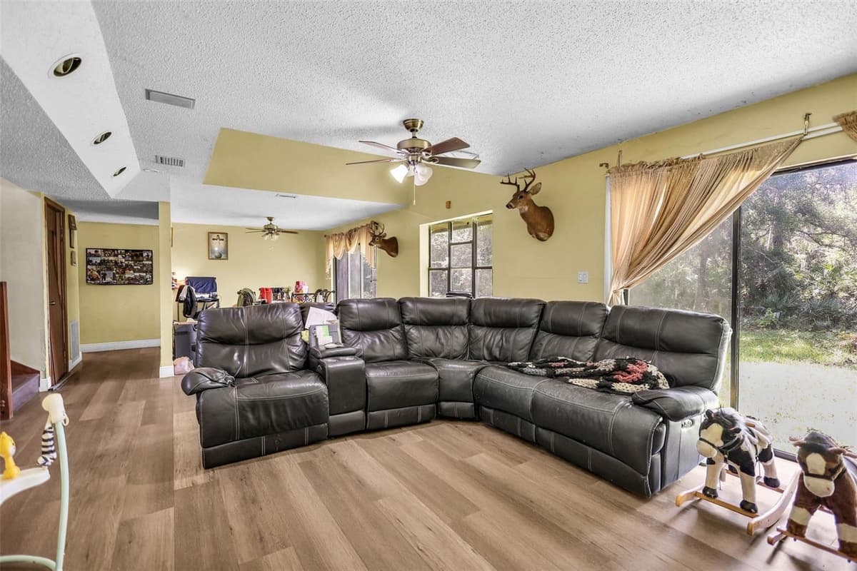 24003 SISLER AVENUE — photo 17 of 68