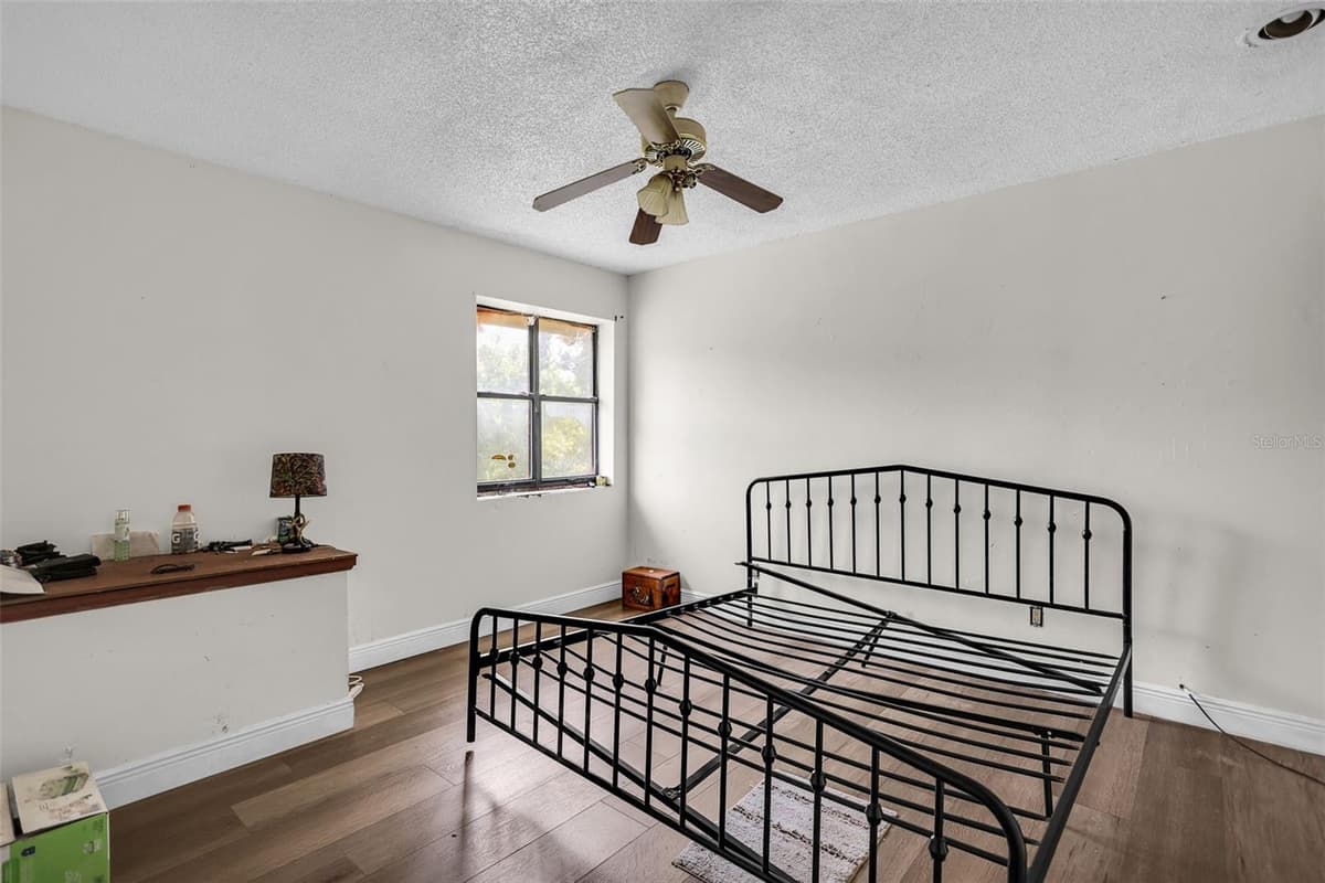24003 SISLER AVENUE — photo 34 of 68