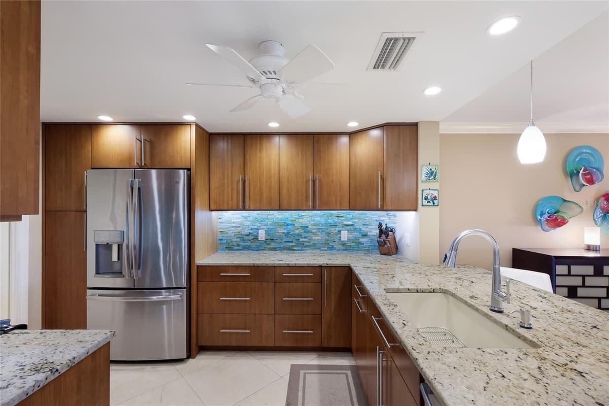 5757 GULF OF MEXICO DRIVE — photo 6 of 45
