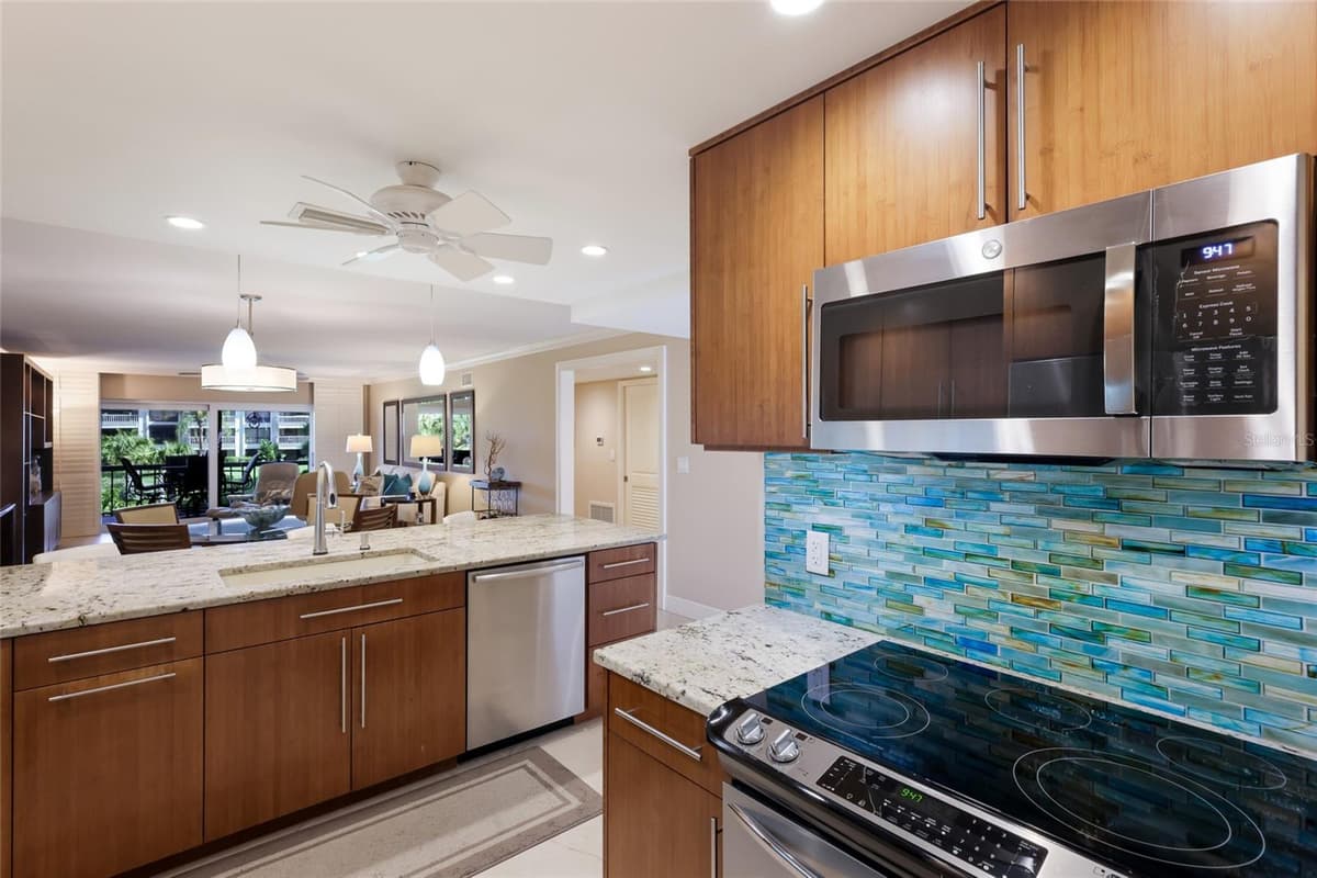 5757 GULF OF MEXICO DRIVE — photo 8 of 45