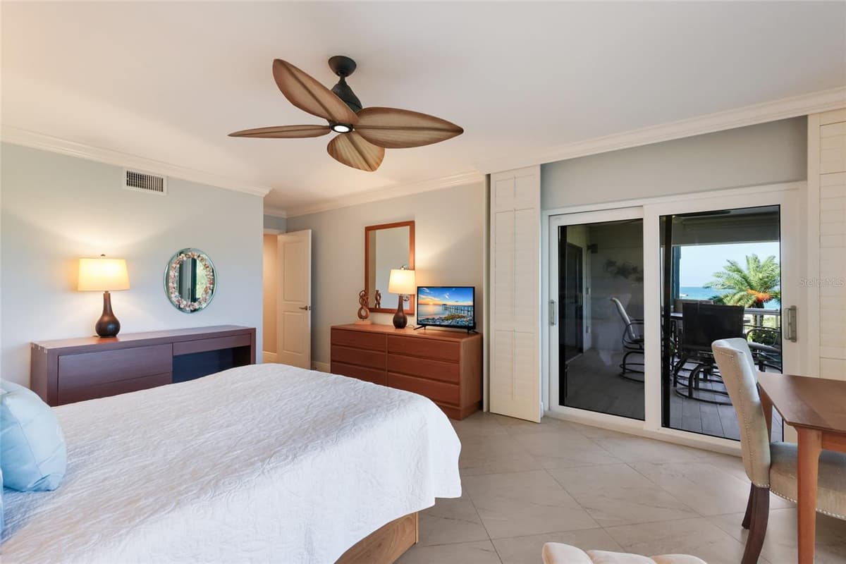 5757 GULF OF MEXICO DRIVE — photo 18 of 45