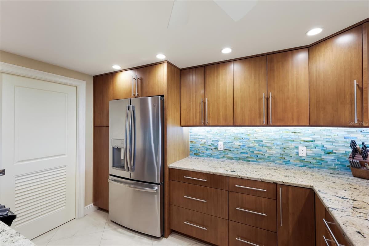 5757 GULF OF MEXICO DRIVE — photo 7 of 45