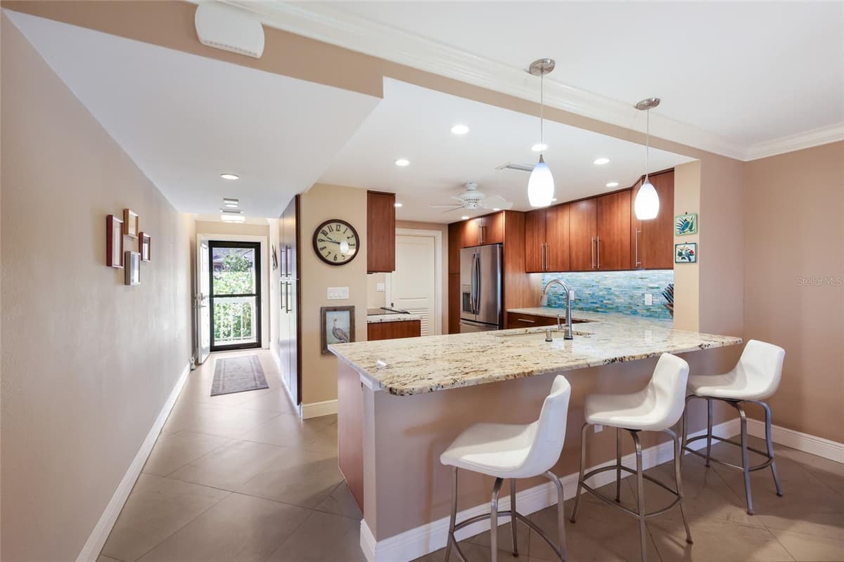 5757 GULF OF MEXICO DRIVE — photo 4 of 45