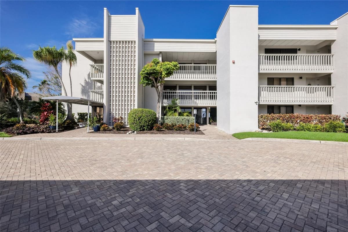 5757 GULF OF MEXICO DRIVE — photo 34 of 45