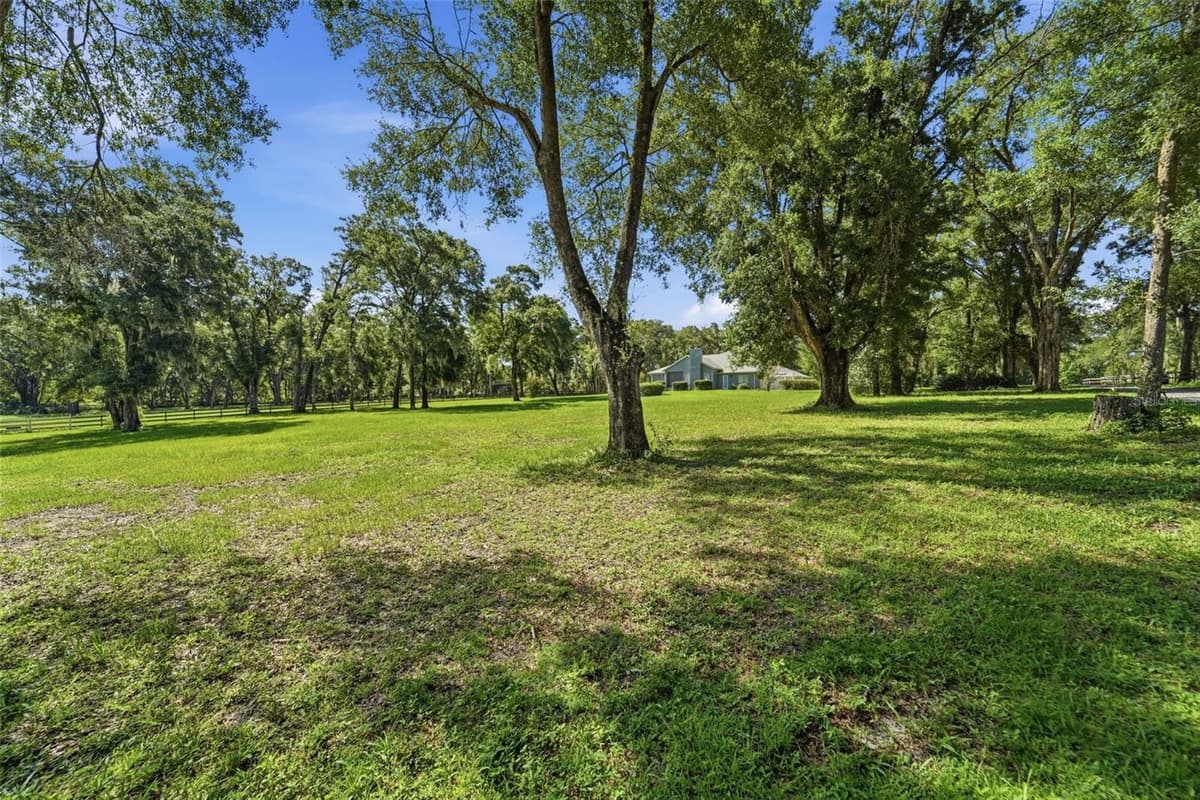 2111 SUN VALLEY LANE — photo 44 of 51