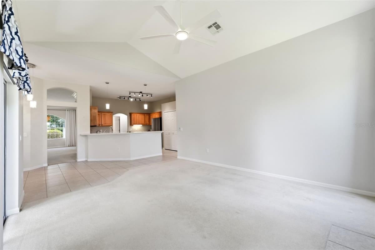 2111 SUN VALLEY LANE — photo 10 of 51