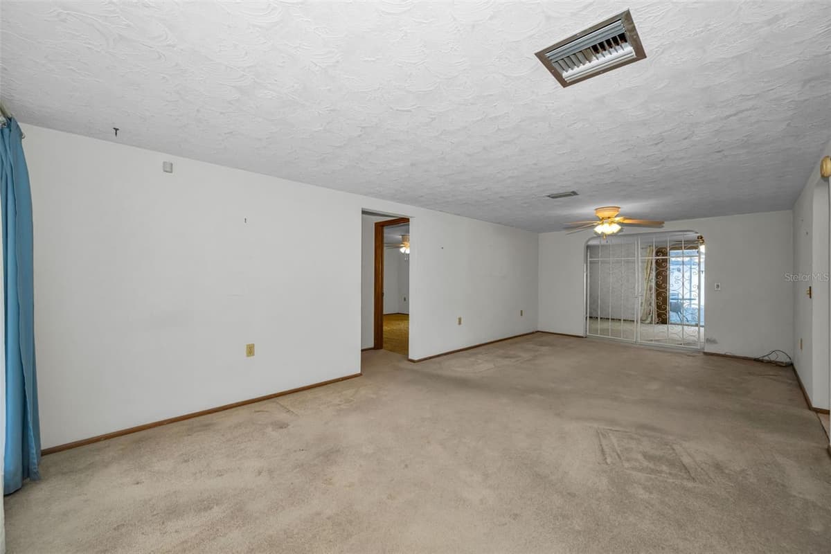 5834 EMBAY AVENUE — photo 13 of 55