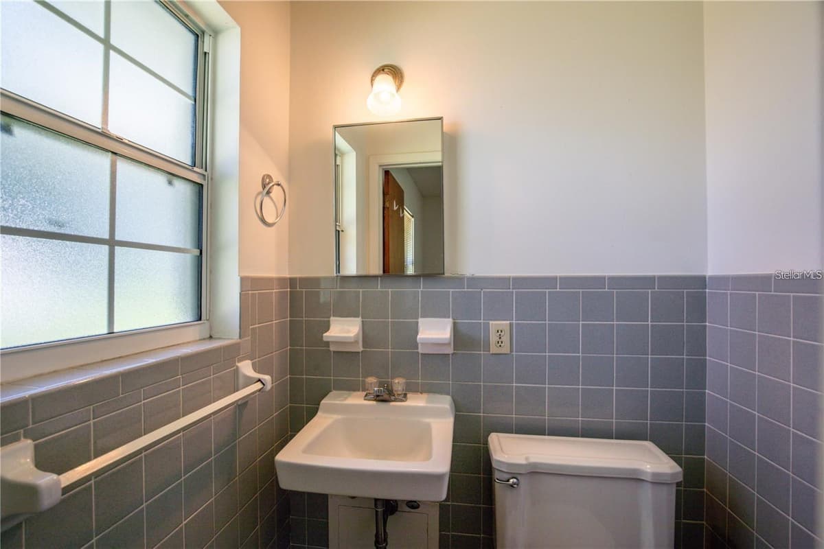 25525 COLMAR AVENUE — photo 9 of 15