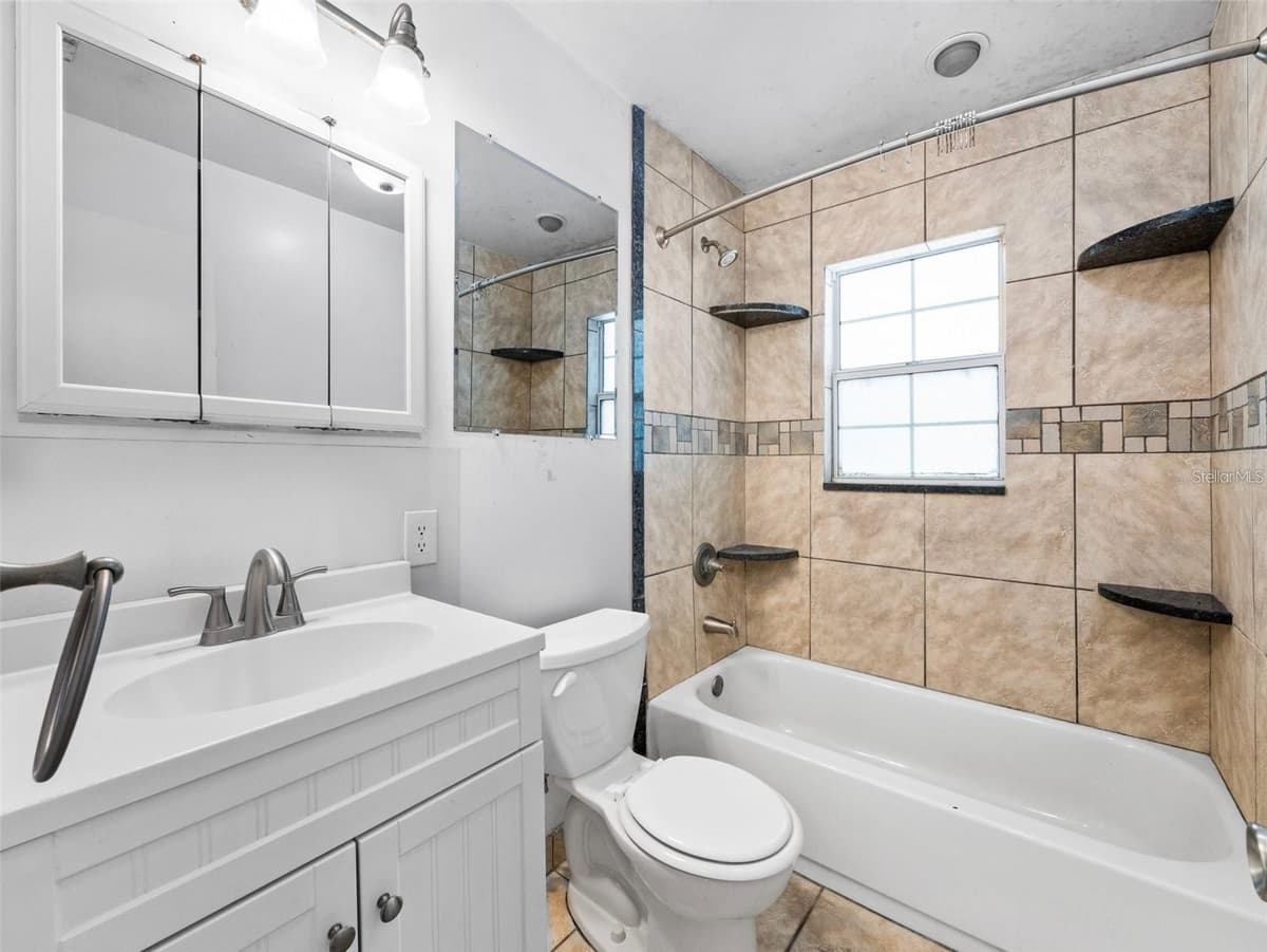 25519 COLMAR AVENUE — photo 9 of 13