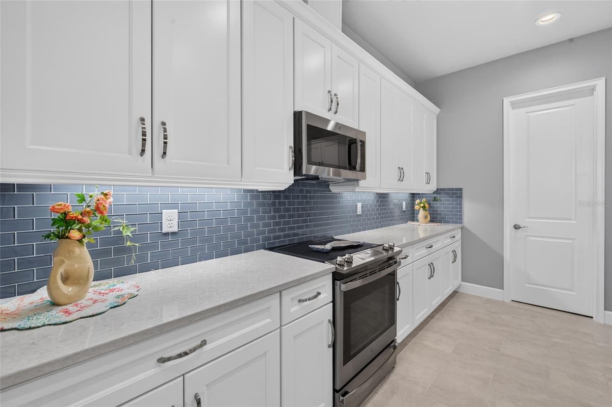 305 AQUAMARINE WAY — photo 13 of 58