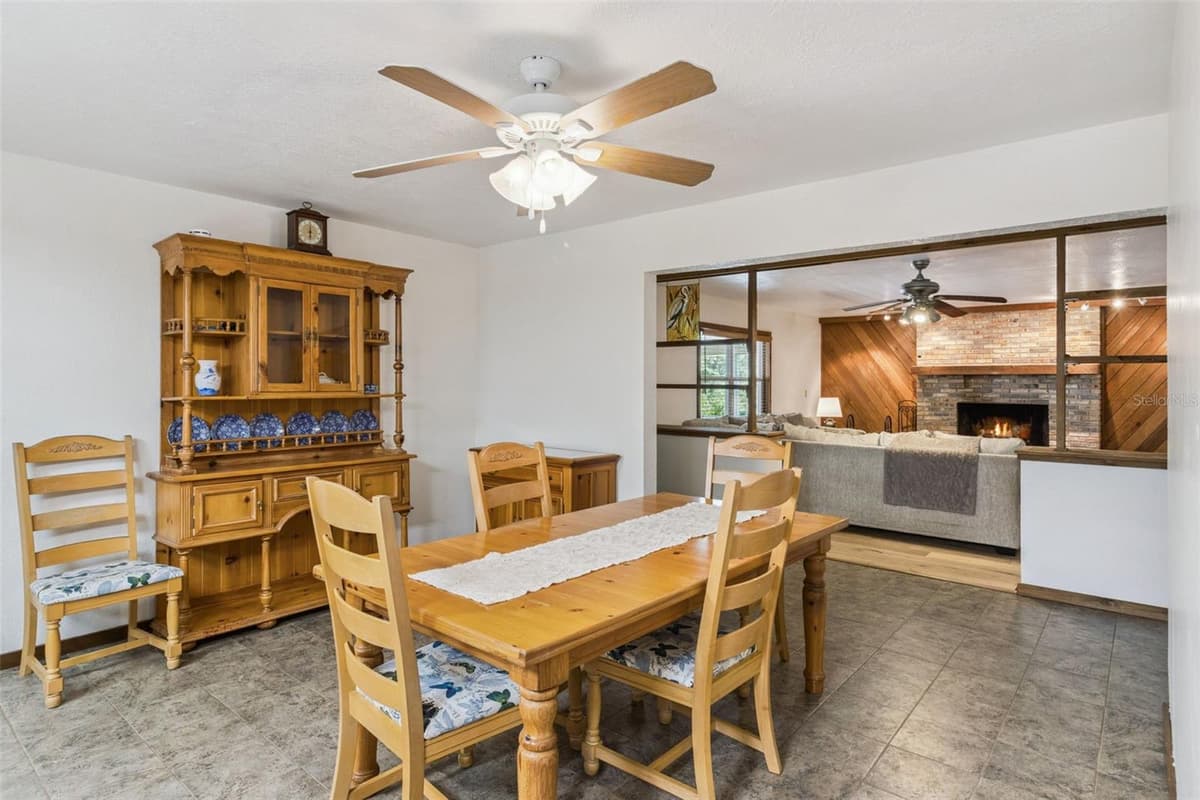 8681 DEER RUN DRIVE — photo 13 of 50