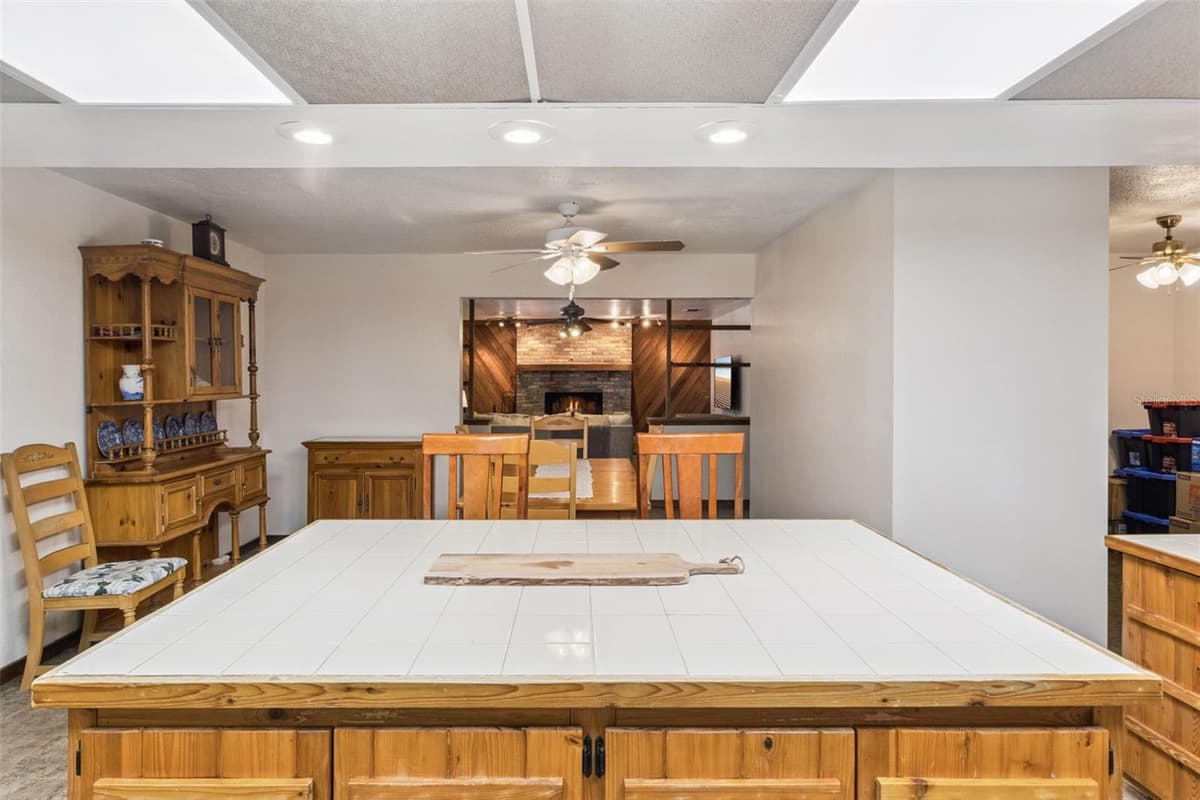 8681 DEER RUN DRIVE — photo 17 of 50