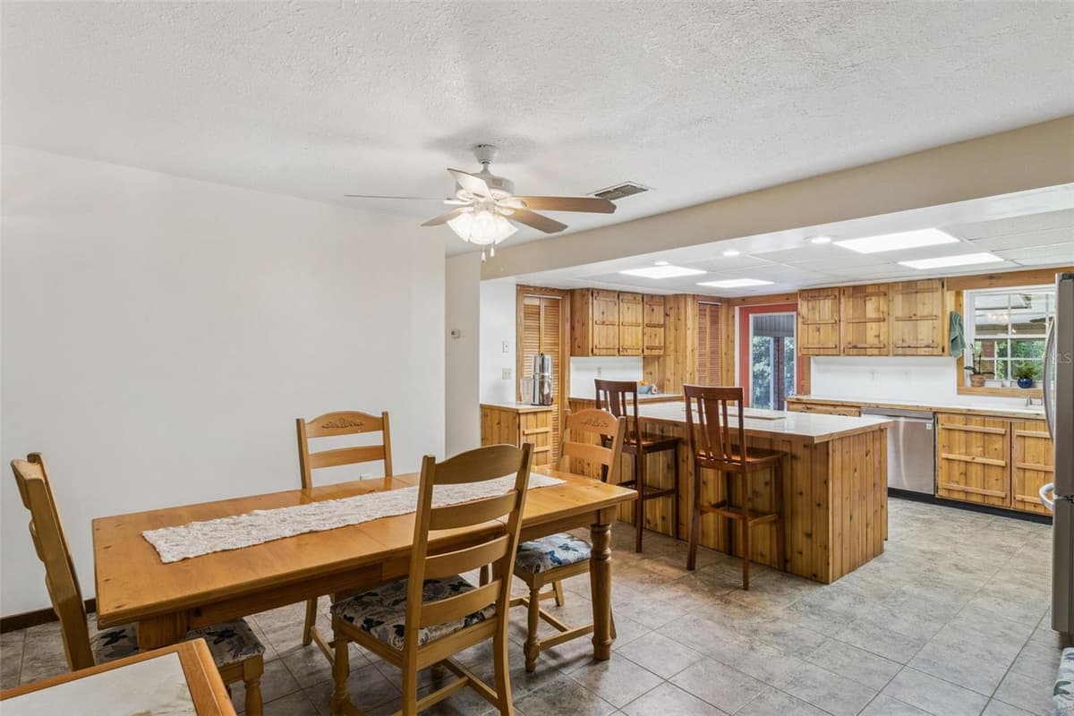 8681 DEER RUN DRIVE — photo 15 of 50