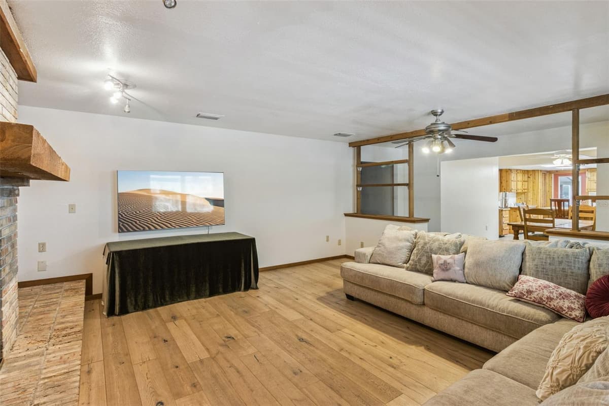 8681 DEER RUN DRIVE — photo 12 of 50