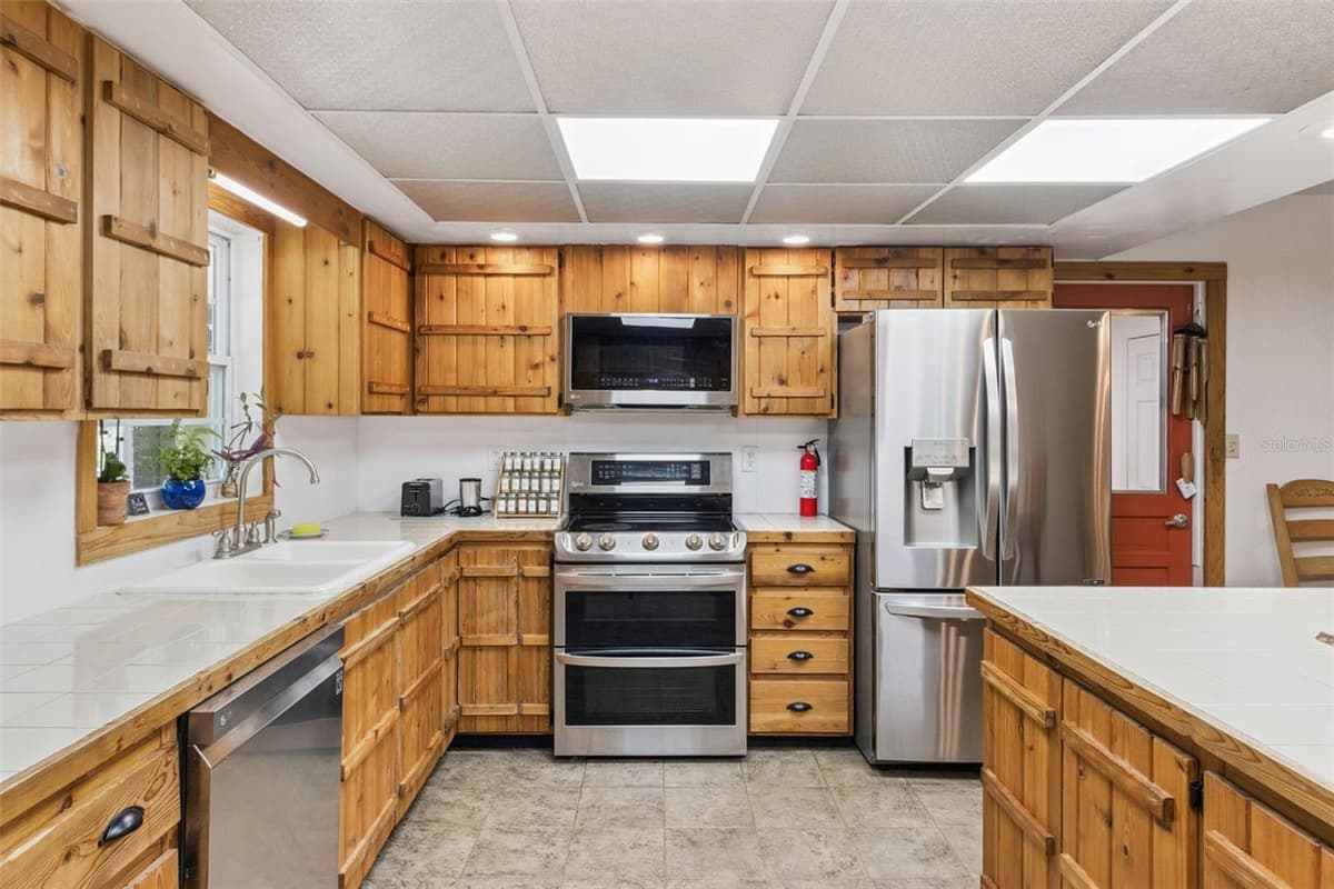 8681 DEER RUN DRIVE — photo 18 of 50