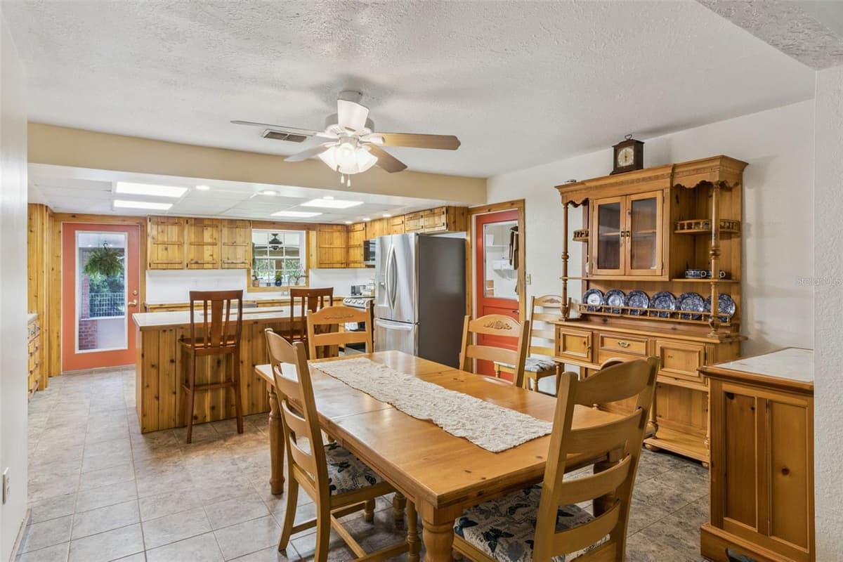 8681 DEER RUN DRIVE — photo 14 of 50