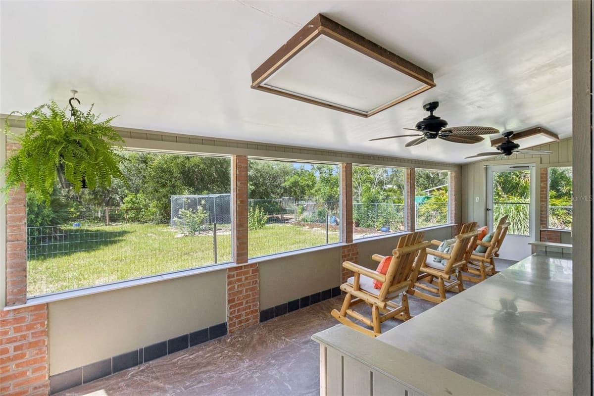 8681 DEER RUN DRIVE — photo 37 of 50