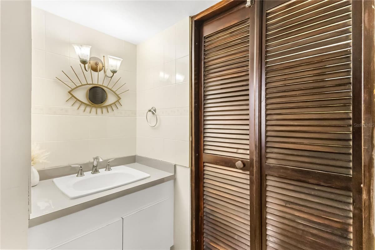 170 PALMAS DR — photo 36 of 45