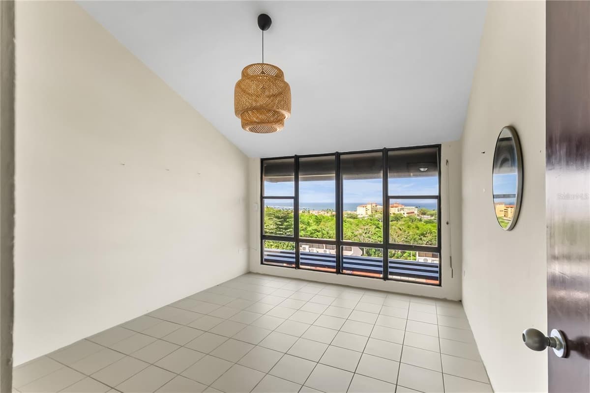 170 PALMAS DR — photo 4 of 45