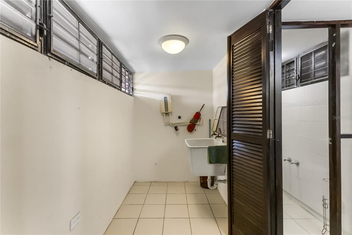170 PALMAS DR — photo 38 of 45