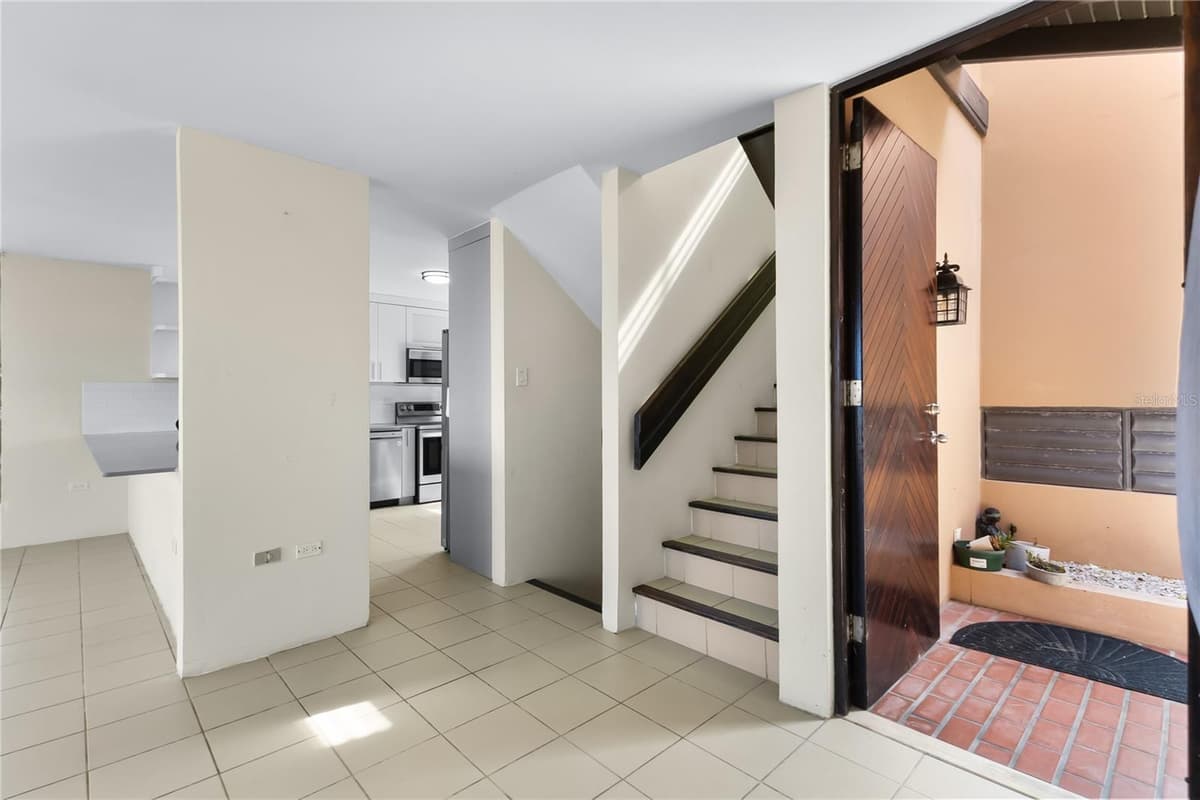 170 PALMAS DR — photo 14 of 45