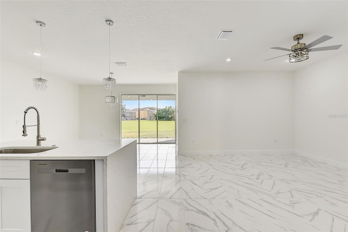 3889 WALKER ROAD — photo 13 of 49