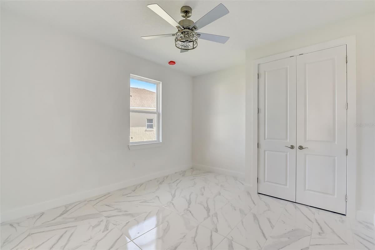 3889 WALKER ROAD — photo 15 of 49